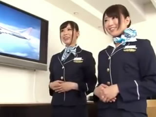 兩名日本空姐與航班男教官無套啪啪被抽插