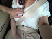日本G奶女乘客在車上乳交超級刺激