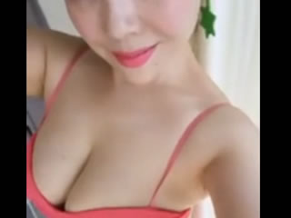 G奶巨乳美女揉胸