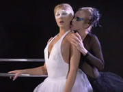 兩個芭蕾舞鬼妹唯美的愛撫舔乳誘惑